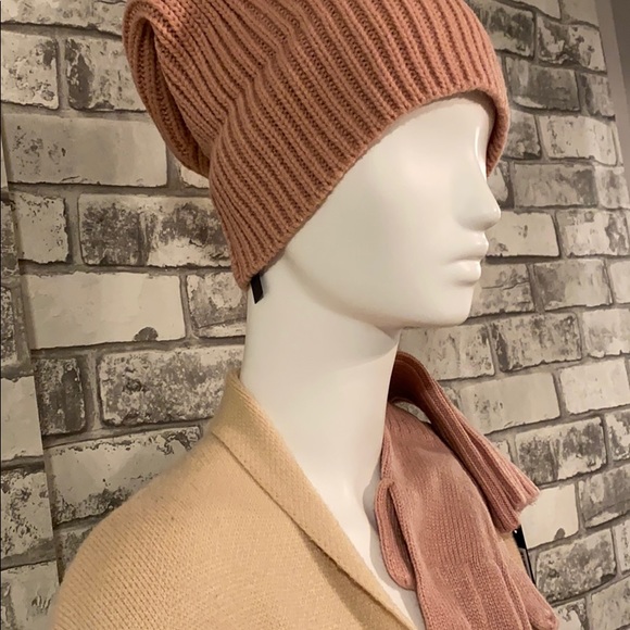 Love&Lore Hat&Mitts set - Picture 5 of 5